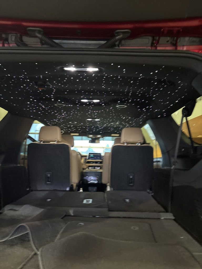 Used 2023 Chevrolet Suburban Premier image 13