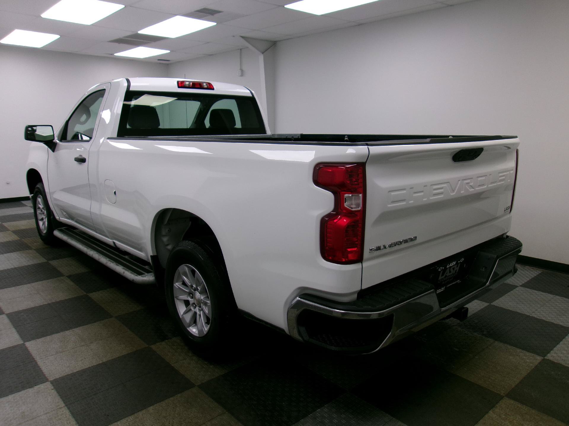 Used 2025 Chevrolet Silverado 1500 W/T RWD image 2