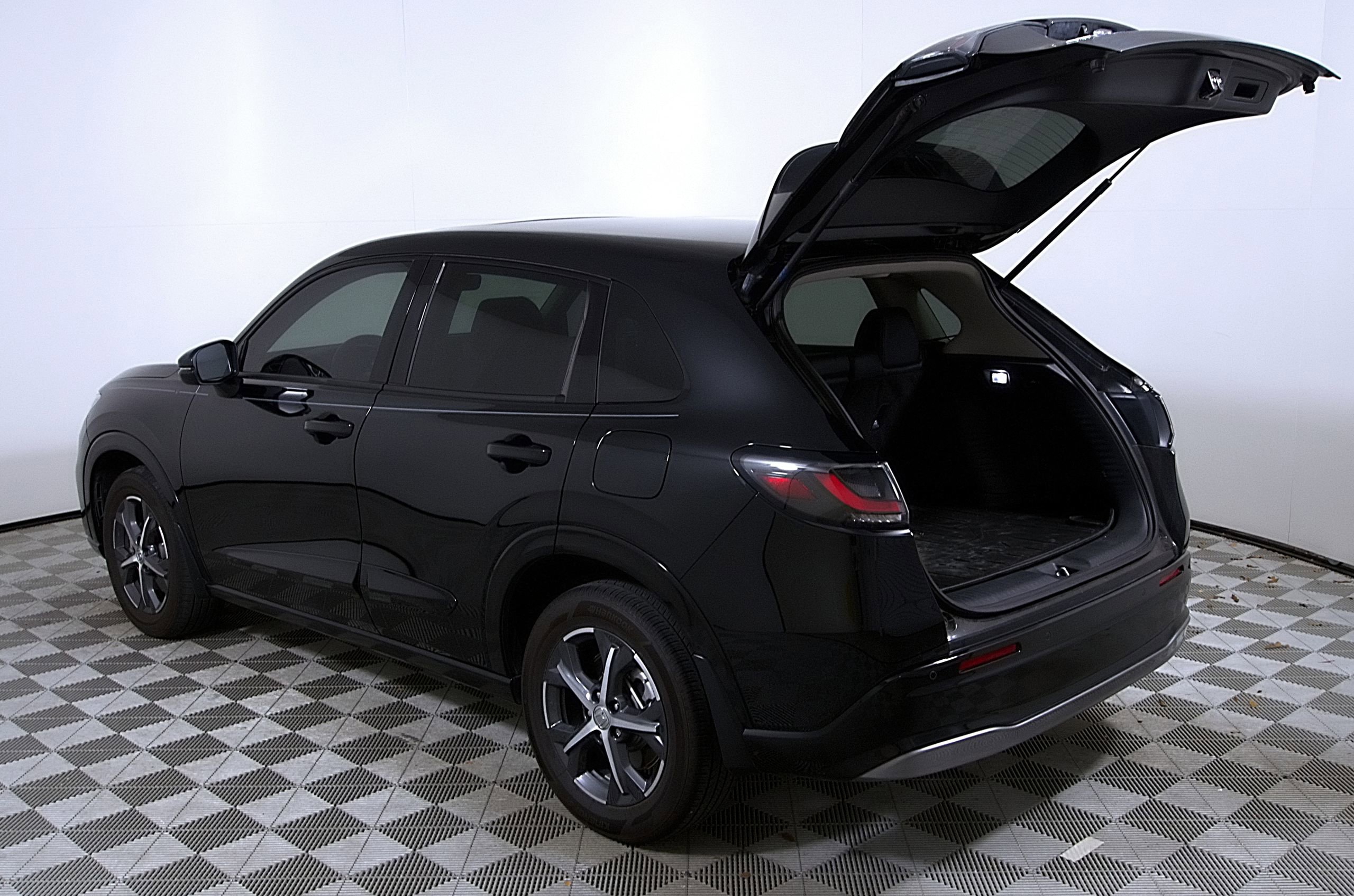 Used 2024 Honda HR-V EX-L image 10