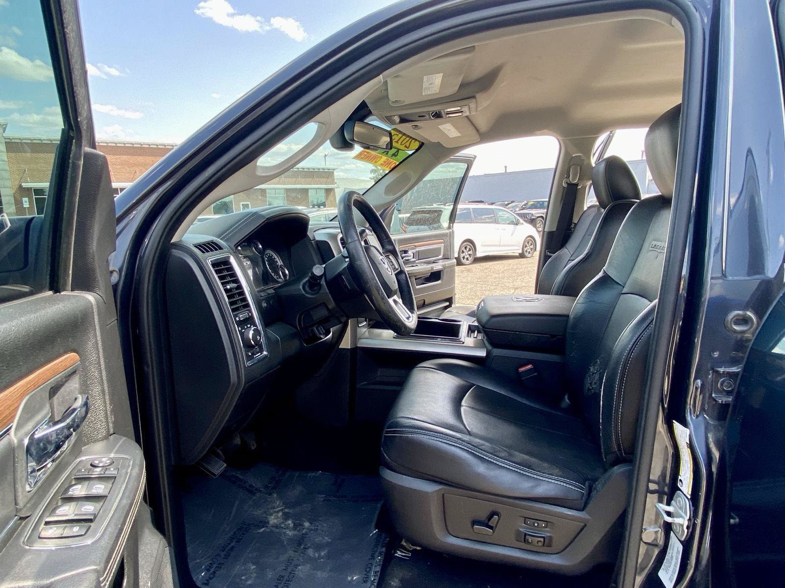 Used 2015 RAM 2500 Laramie w/ Convenience Group AWD/4WD image 8