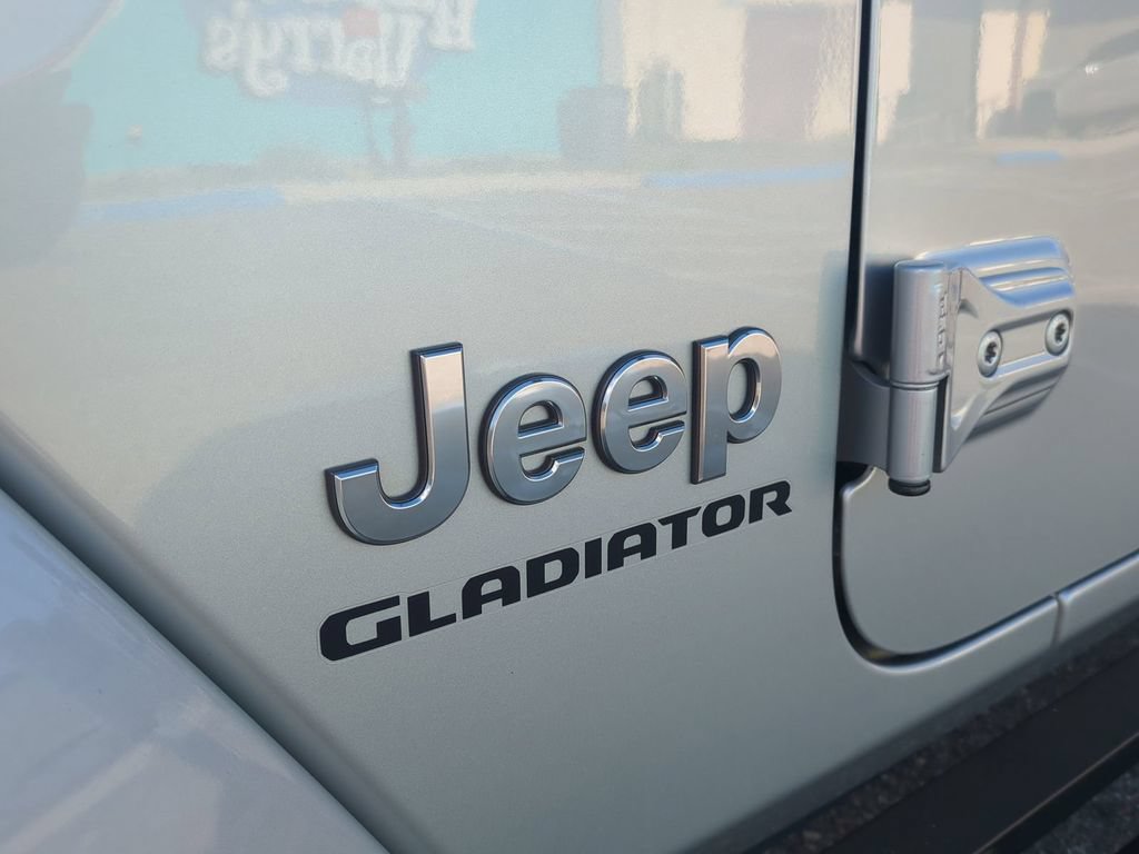 Used 2022 Jeep Gladiator Overland w/ Popular Equipment Package AWD/4WD image 13