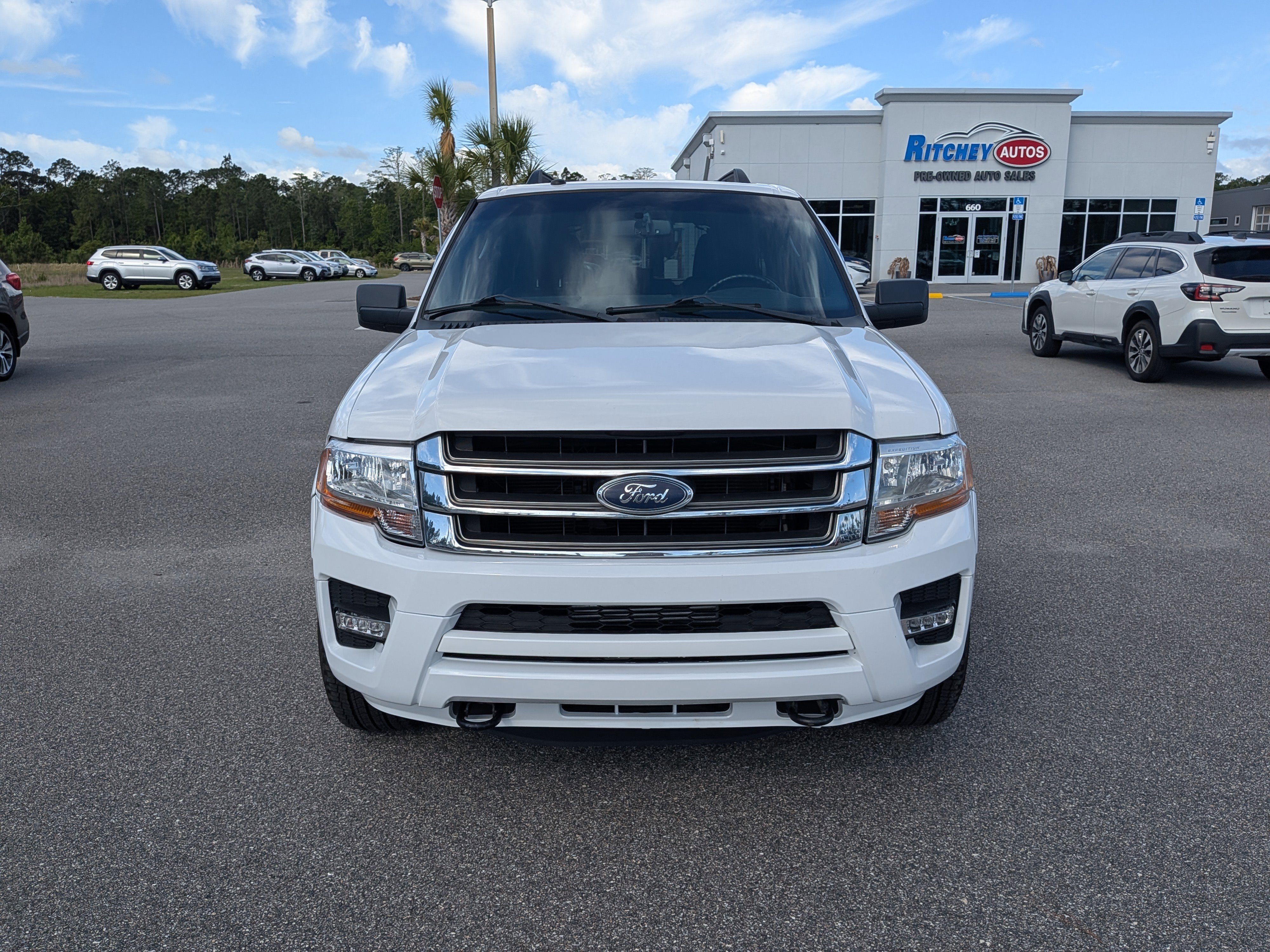 Used 2017 Ford Expedition EL XLT w/ Equipment Group 201A image 9