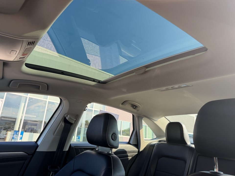 Certified 2022 Volkswagen Jetta SE FWD image 21