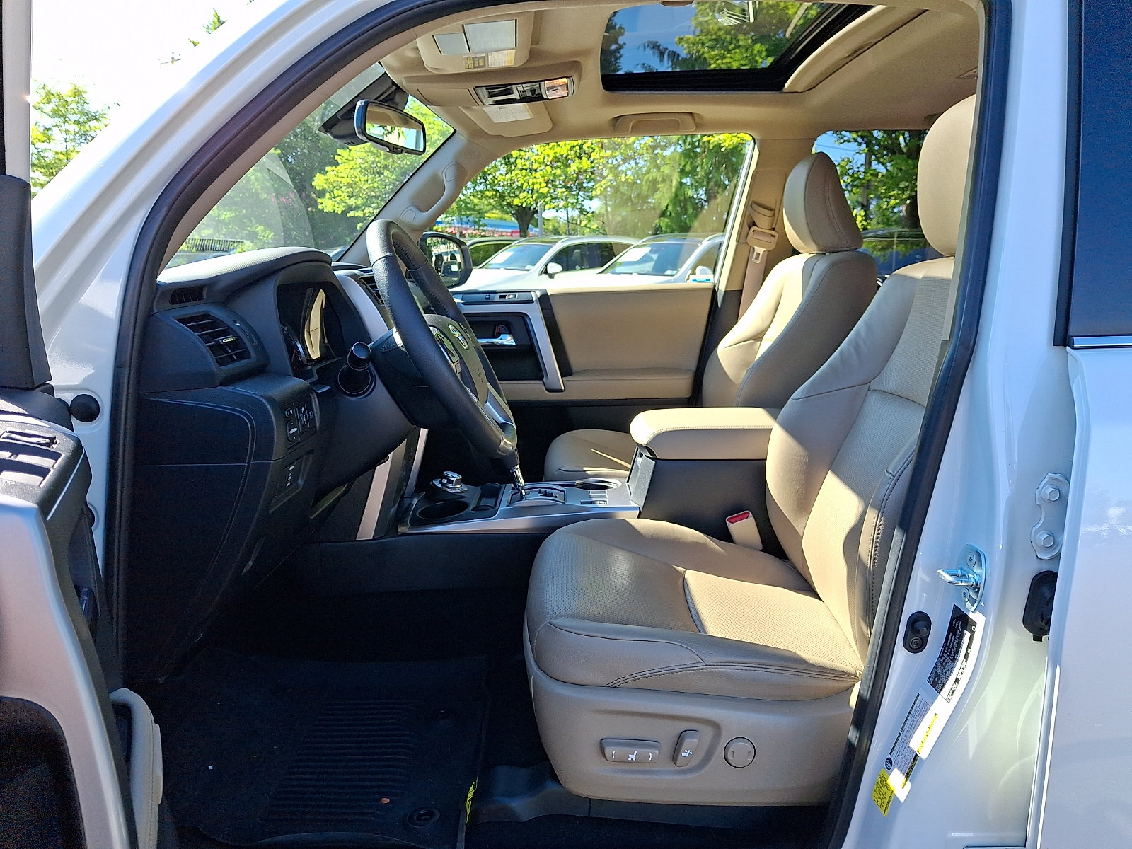 Used 2021 Toyota 4Runner Limited AWD/4WD image 13