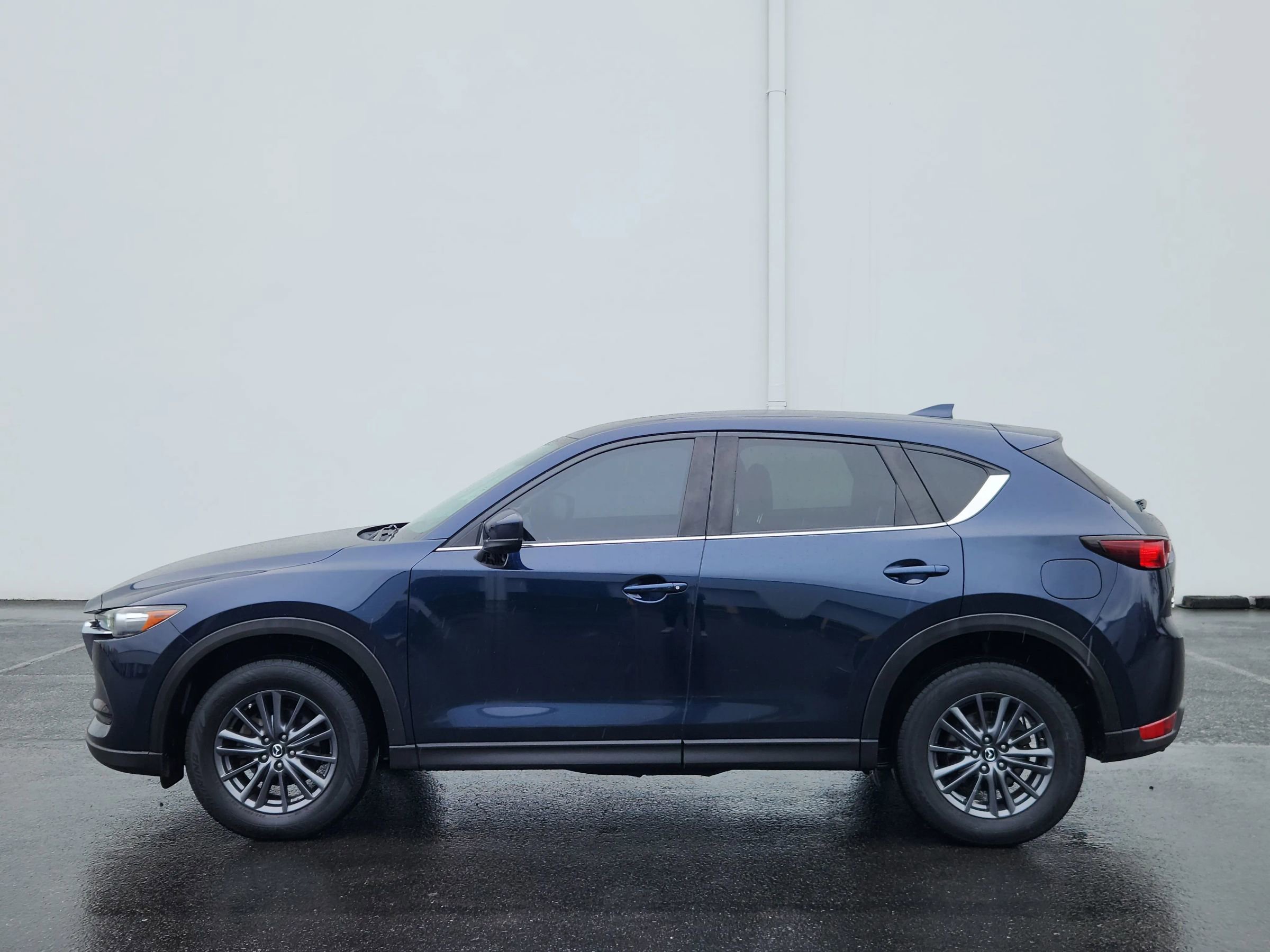 Used 2019 MAZDA CX-5 Touring image 2