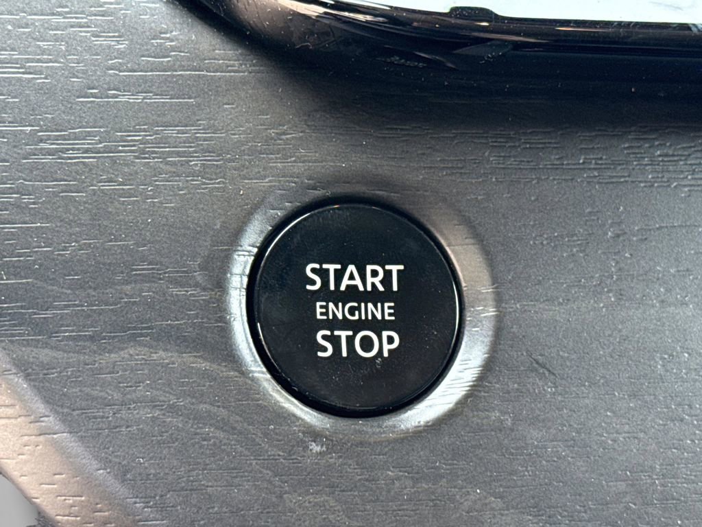 Certified 2025 Nissan Murano SV image 42