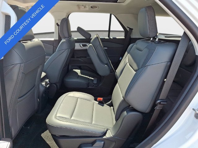 Used 2026 Ford Explorer Active w/ Active Comfort Package AWD/4WD image 7