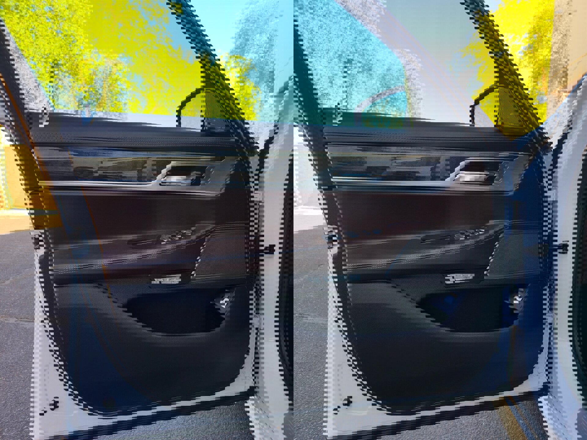 Used 2016 BMW 740i image 12