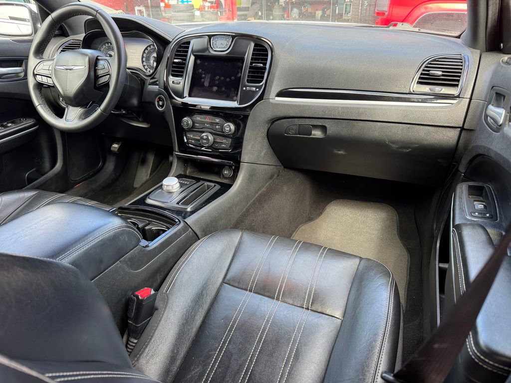 Used 2022 Chrysler 300 S image 6