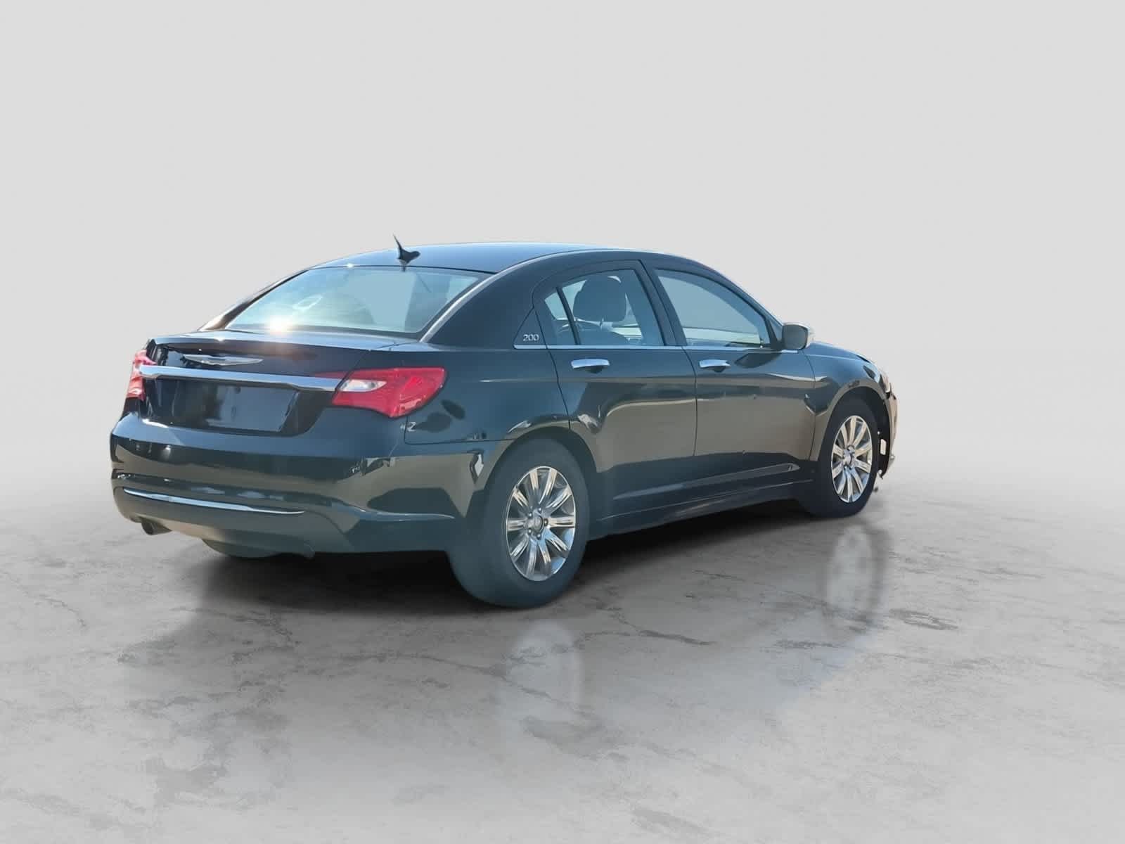 Used 2013 Chrysler 200 Limited FWD image 8