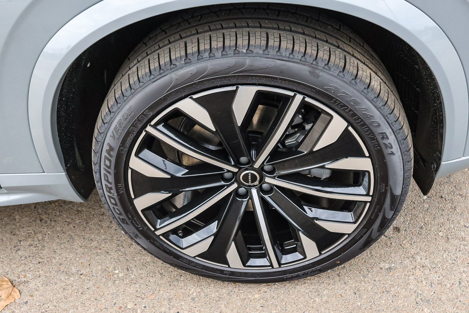 New 2026 Volvo XC90 B5 Plus w/ Protection Package image 14