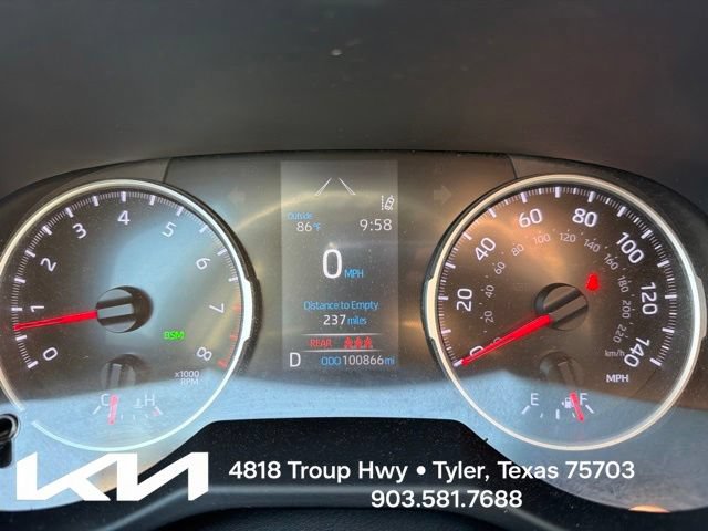 Used 2020 Toyota RAV4 XLE w/ Convenience Package FWD image 14