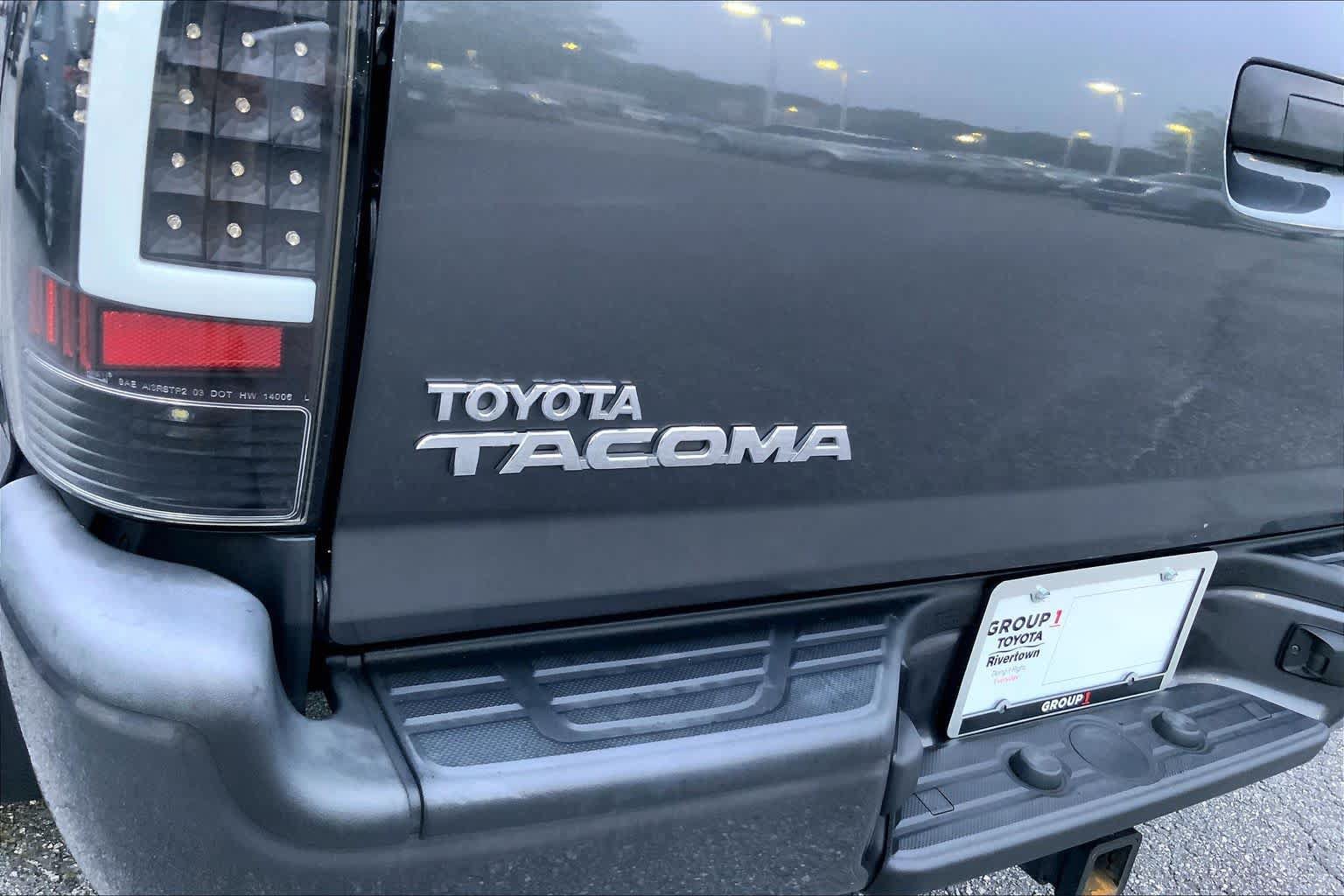 Used 2015 Toyota Tacoma PreRunner w/ TRD Sport Package RWD image 10