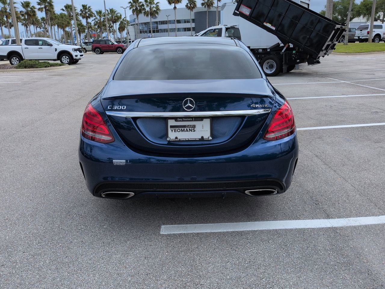 Used 2017 Mercedes-Benz C 300 4MATIC Sedan image 5