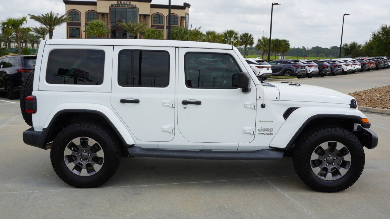 Used 2019 Jeep Wrangler Unlimited Sahara image 4