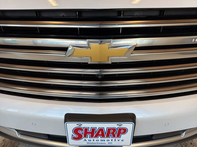 Used 2024 Chevrolet Suburban High Country w/ Advanced Technology Package image 15