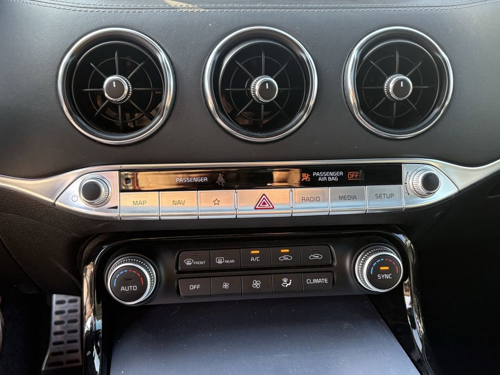 Certified 2023 Kia Stinger GT2 image 21