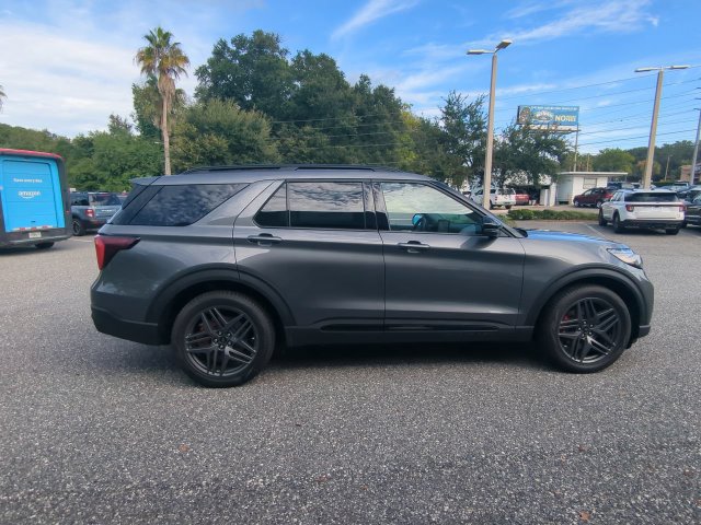 New 2027 Ford Explorer Active w/ Active Comfort Package RWD image 4