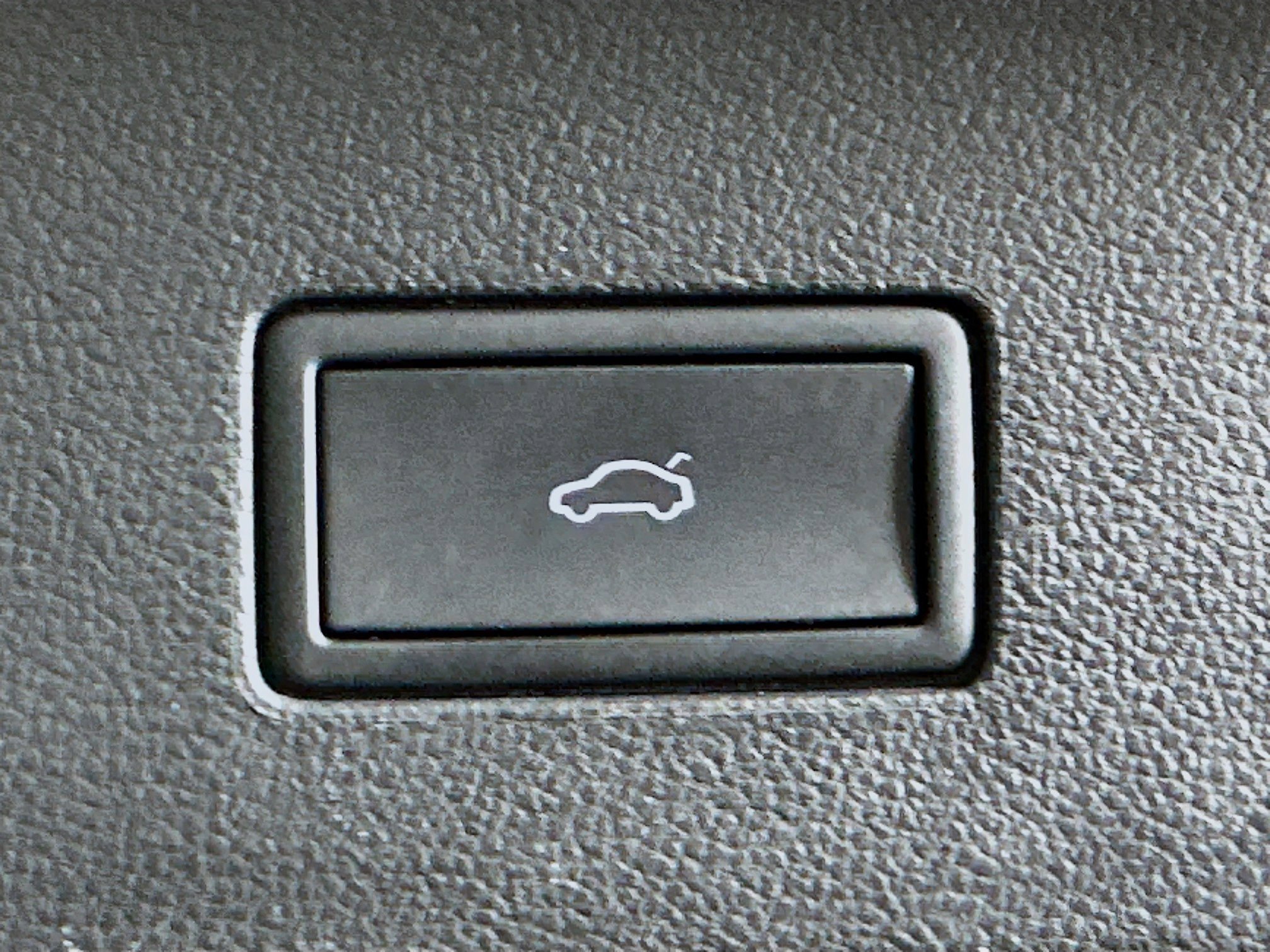 Used 2025 Volkswagen Atlas SE image 32