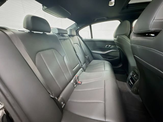 Used 2025 BMW 330i xDrive Sedan w/ Premium Package AWD/4WD image 29
