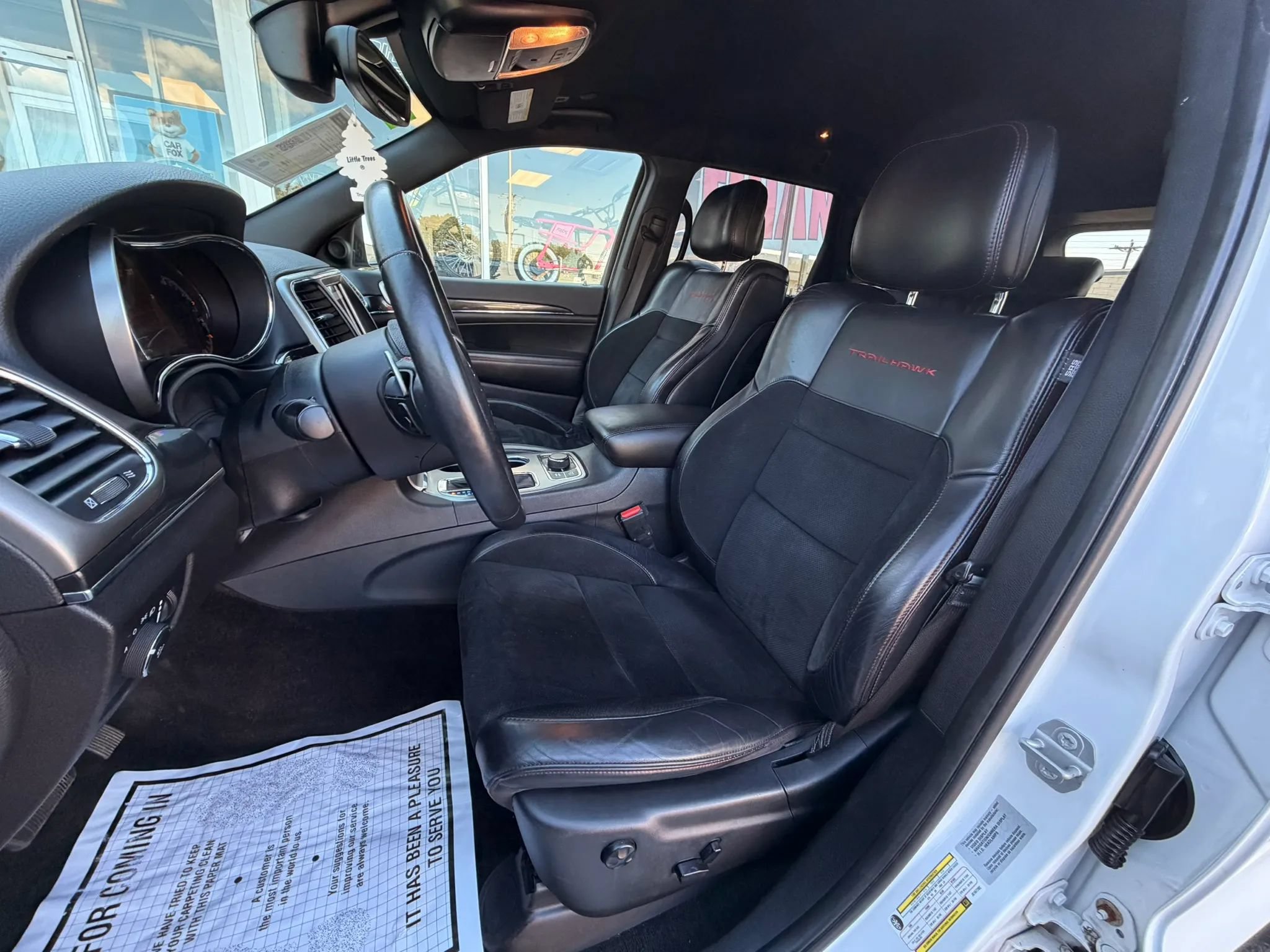 Used 2018 Jeep Grand Cherokee Trailhawk AWD/4WD image 9