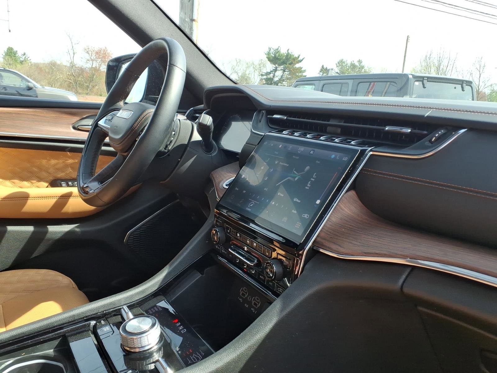 Certified 2024 Jeep Grand Cherokee L Summit AWD/4WD image 25