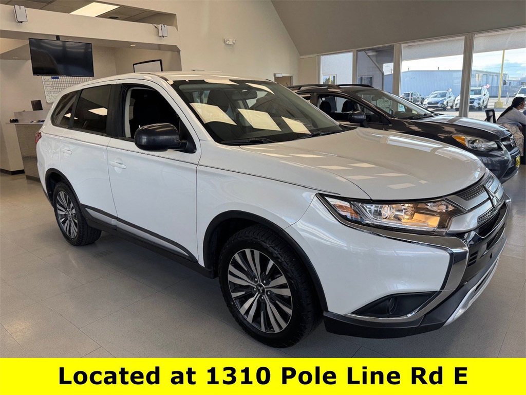 Used 2020 Mitsubishi Outlander ES image 1