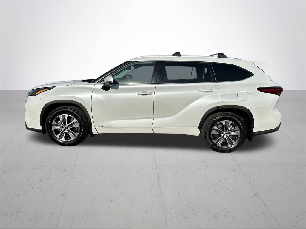 Used 2022 Toyota Highlander XLE image 10
