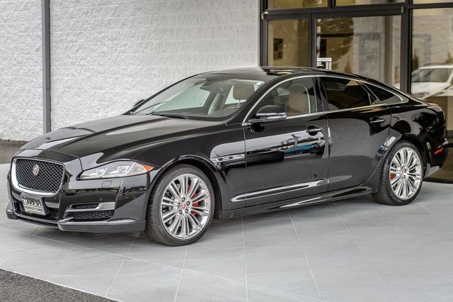 Used 2017 Jaguar XJ R-Sport image 6