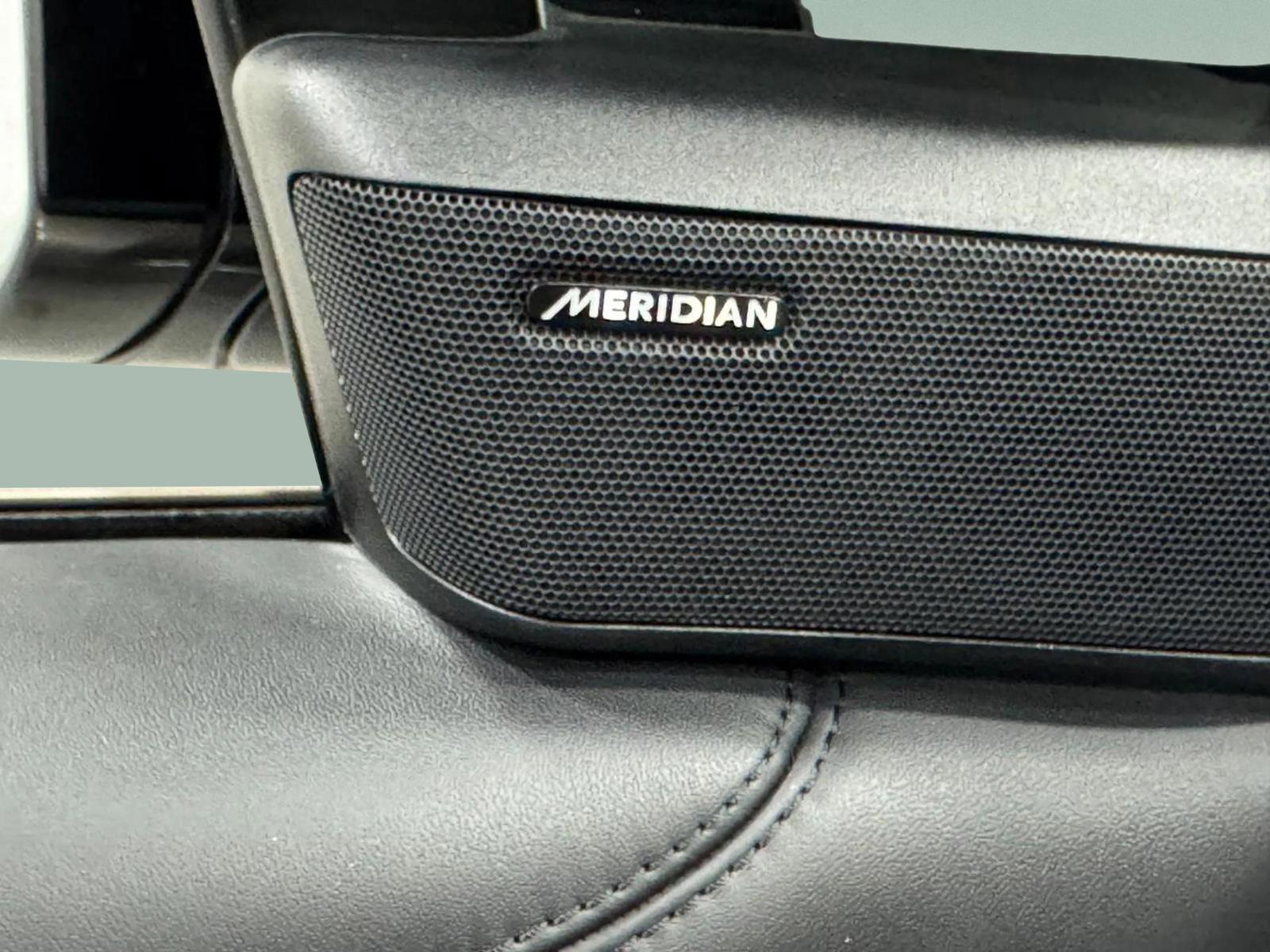 Used 2023 Land Rover Range Rover SE image 24