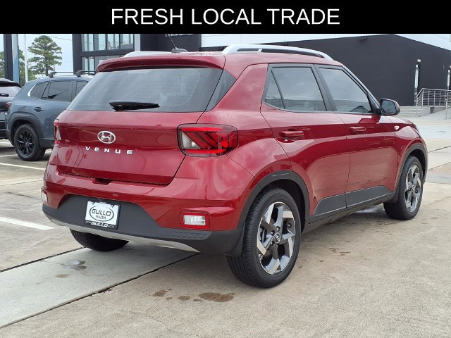 Used 2026 Hyundai Venue SEL FWD image 2