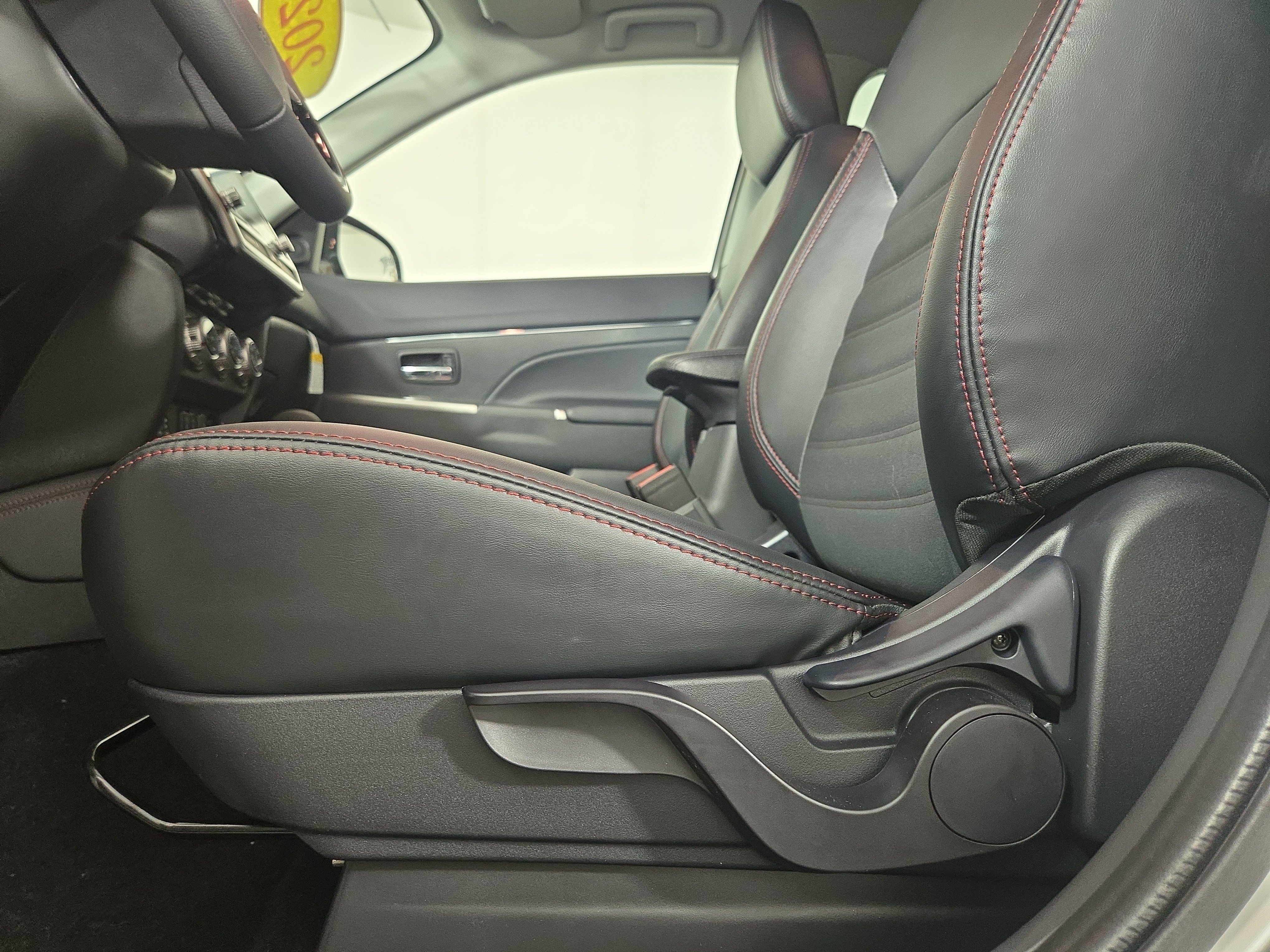 New 2026 Mitsubishi Outlander Sport SE AWD/4WD image 27