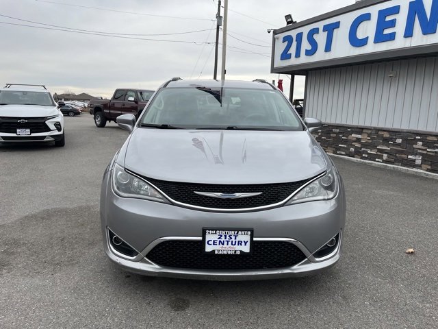 Used 2018 Chrysler Pacifica Touring-L image 5