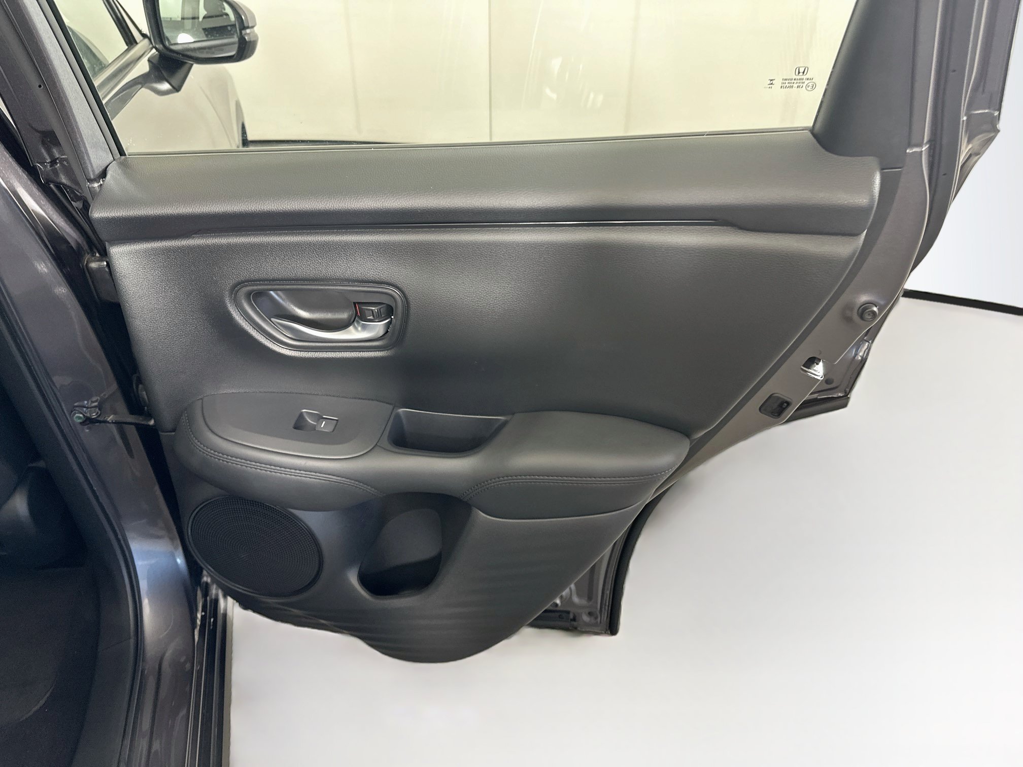 Used 2025 Honda HR-V LX image 27
