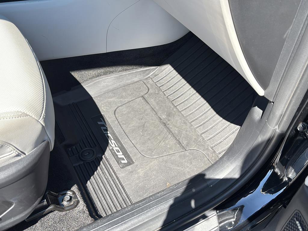 Certified 2025 Hyundai Tucson Limited image 40