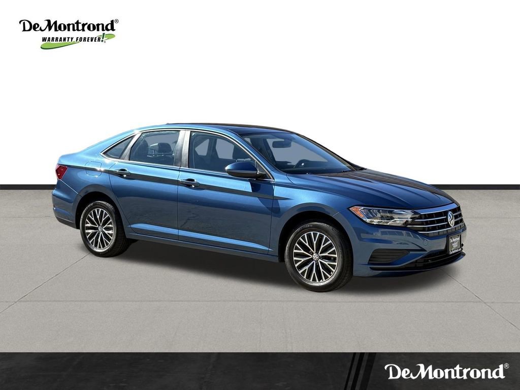 Used 2020 Volkswagen Jetta SE w/ SE Cold Weather Package image 3