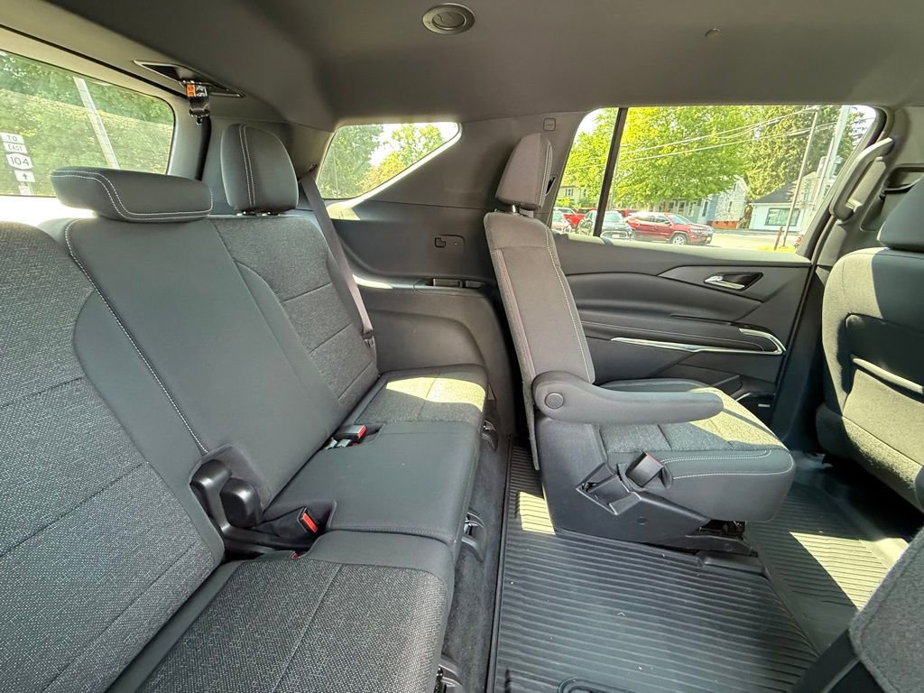 Used 2024 Chevrolet Traverse LT w/ Enhanced Driving Package image 34