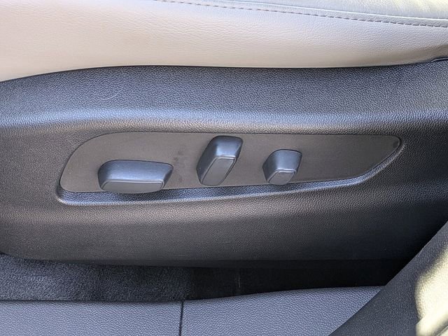 Certified 2023 Cadillac XT4 Luxury w/ Cold Weather Package image 21