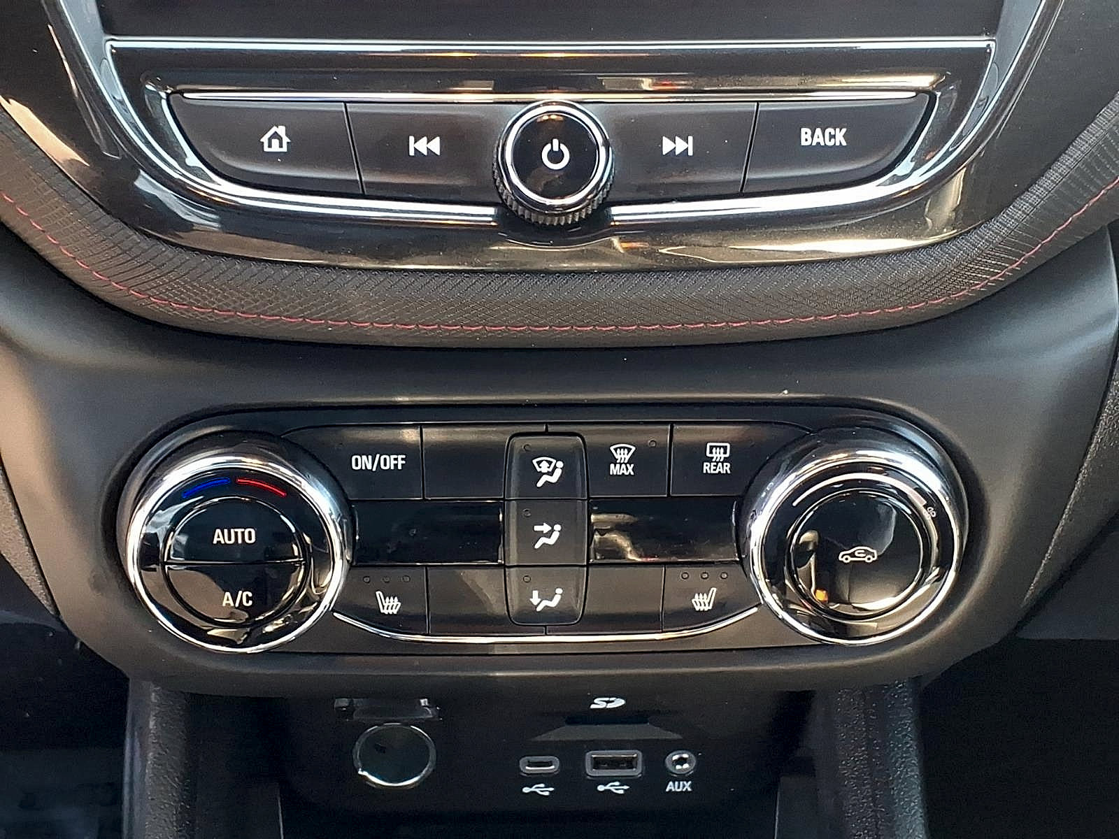 Certified 2022 Chevrolet TrailBlazer RS w/ Sun and Liftgate Package image 15