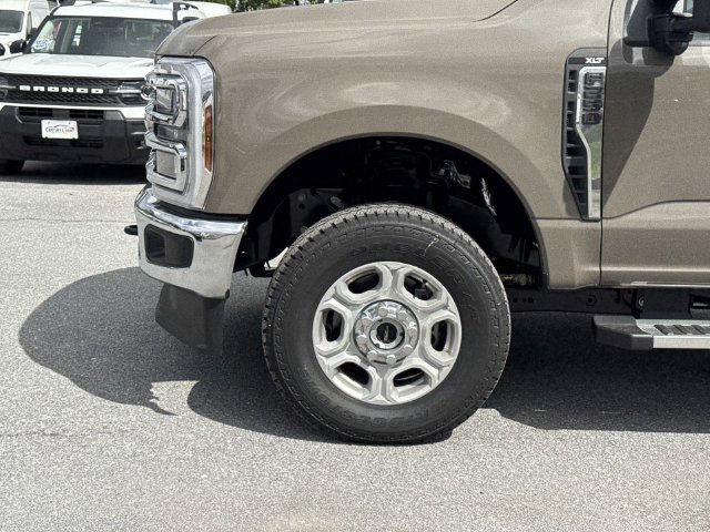 New 2026 Ford F250 XLT w/ XLT Premium Package AWD/4WD image 8