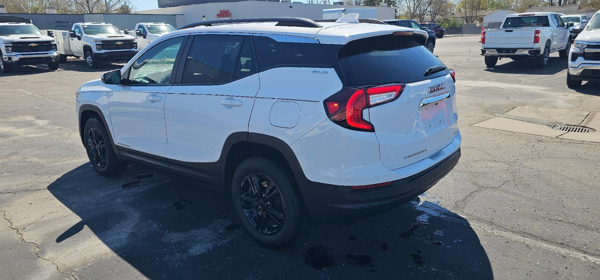 Certified 2023 GMC Terrain SLE w/ Driver Convenience Package AWD/4WD image 5