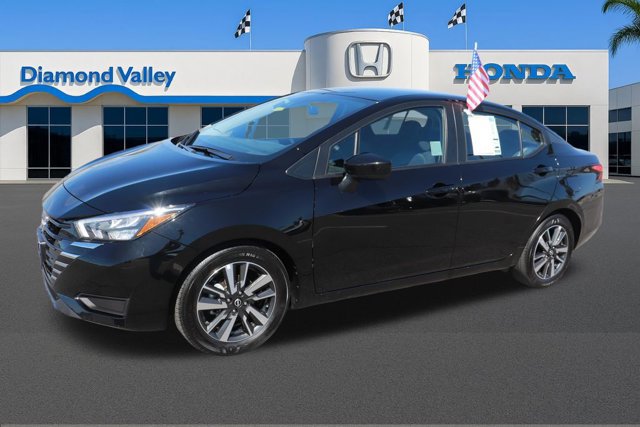 Used 2025 Nissan Versa SV image 3