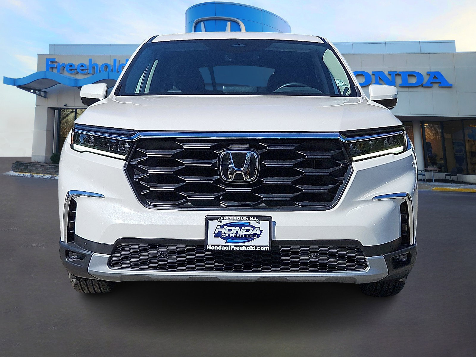 Used 2024 Honda Pilot EX-L image 2