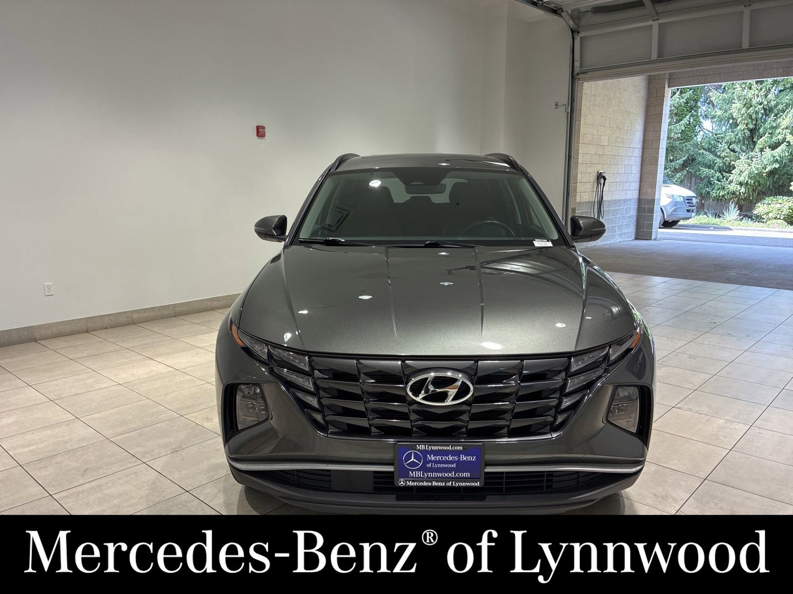 Used 2023 Hyundai Tucson SEL w/ Convenience Package AWD/4WD image 2