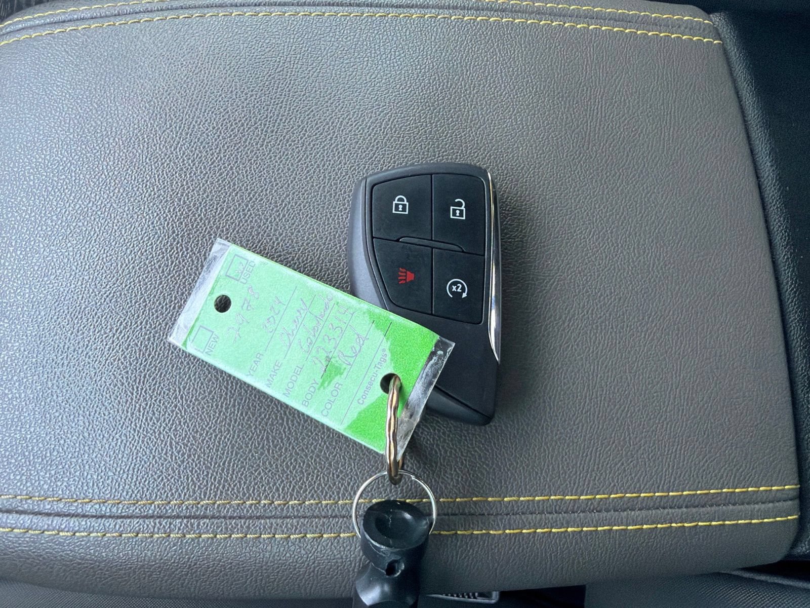 Used 2024 Chevrolet Colorado ZR2 w/ Technology Package AWD/4WD image 38