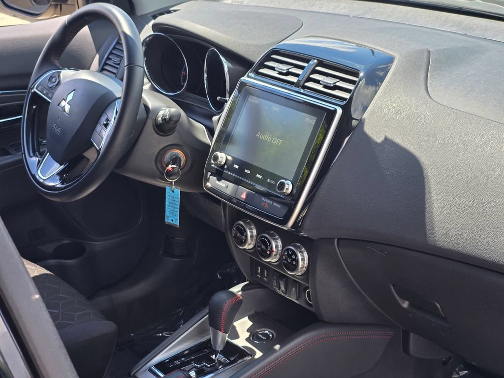 Used 2025 Mitsubishi Outlander Sport AWD image 10