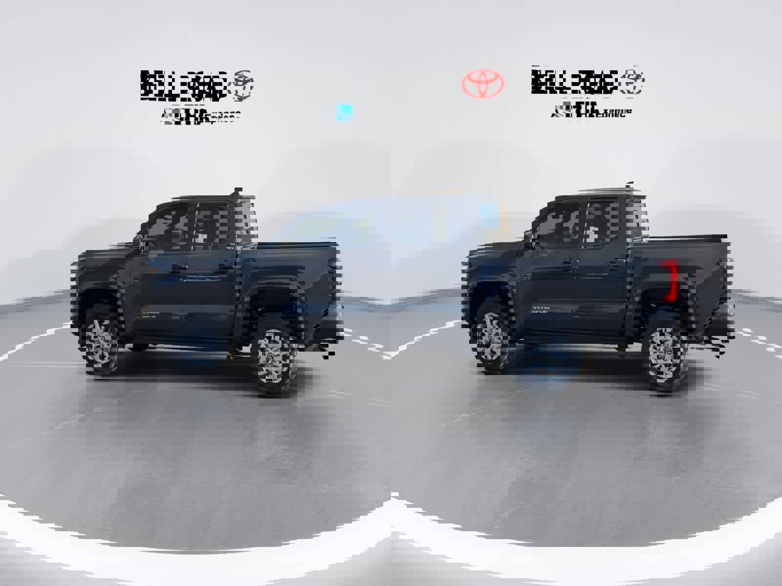 Used 2025 Toyota Tacoma SR5 image 5