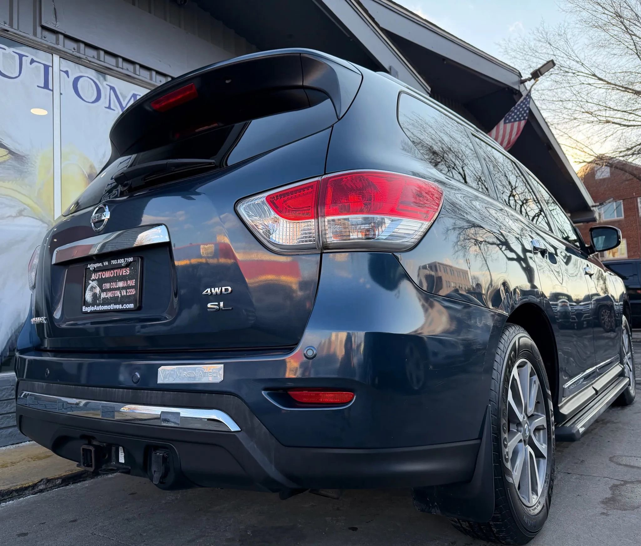 Used 2013 Nissan Pathfinder SL w/ SL Premium Pkg image 3