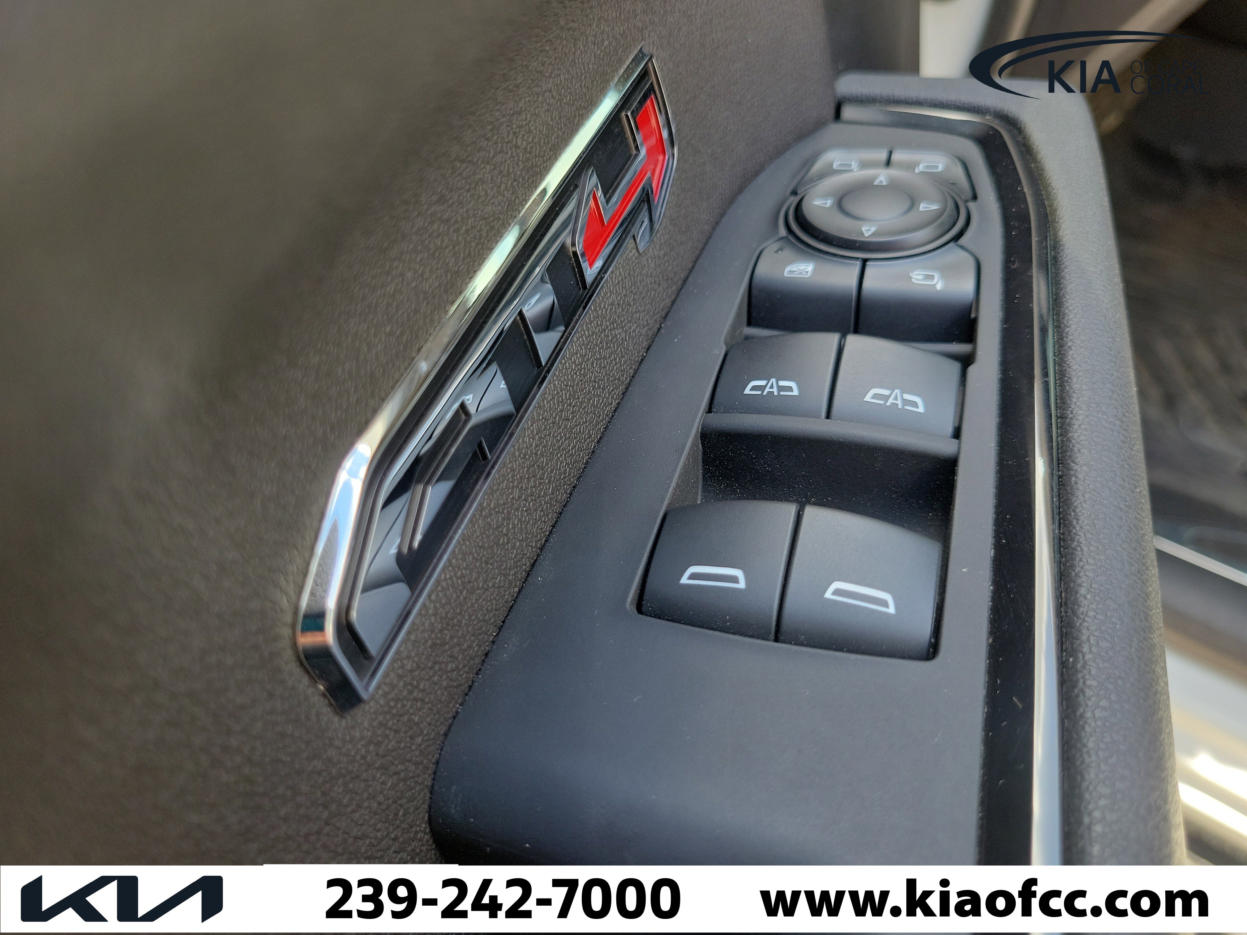 Used 2025 GMC Sierra 1500 AT4 w/ AT4 Premium Package AWD/4WD image 20