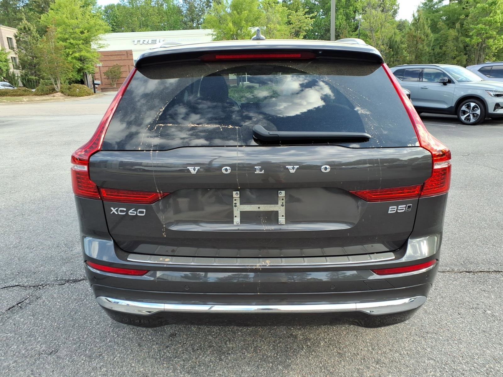 Certified 2023 Volvo XC60 B5 Plus w/ Protection Package Premier image 4